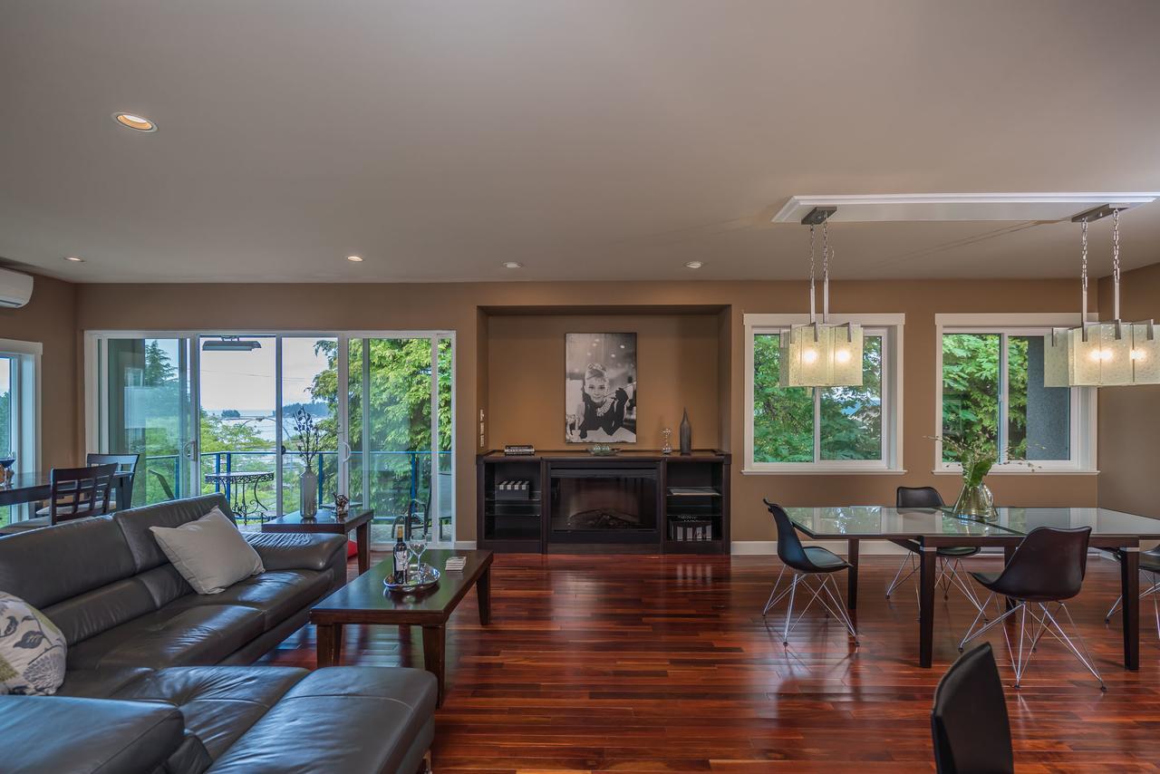 Luxury Penthouse Downtown Nanaimo Apartman Kültér fotó