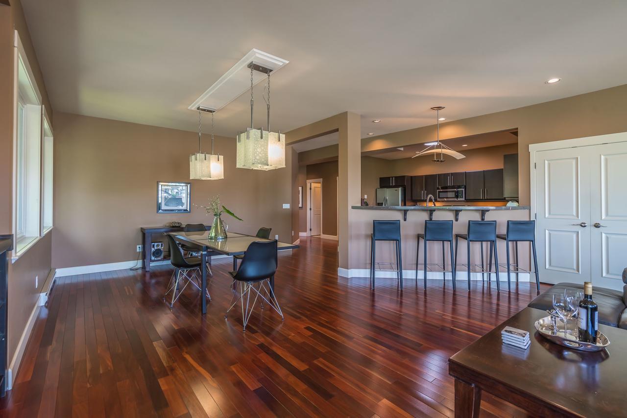 Luxury Penthouse Downtown Nanaimo Apartman Kültér fotó