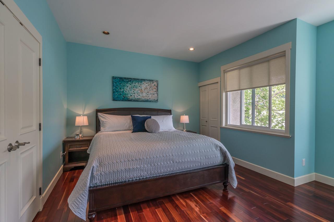 Luxury Penthouse Downtown Nanaimo Apartman Kültér fotó