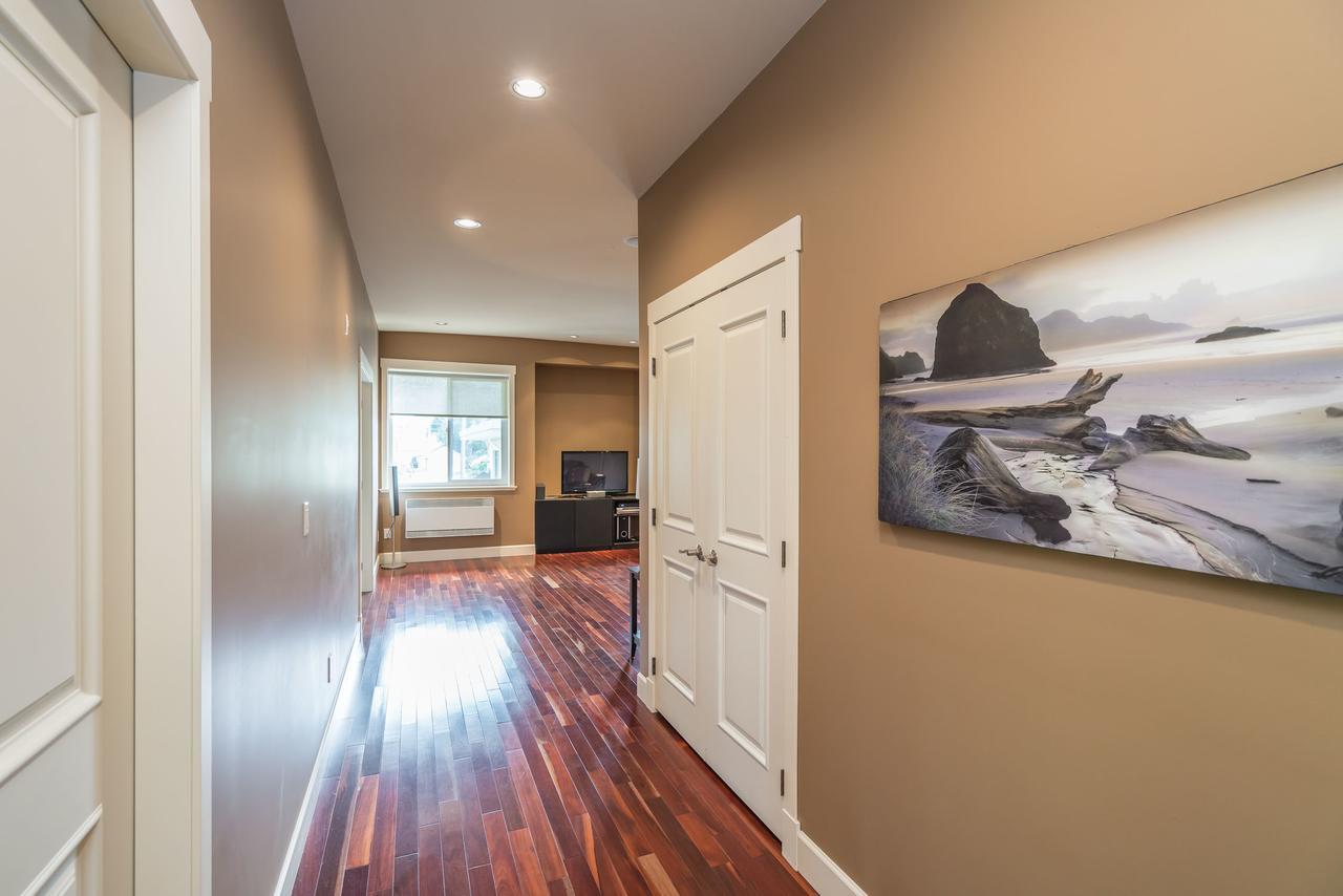 Luxury Penthouse Downtown Nanaimo Apartman Kültér fotó